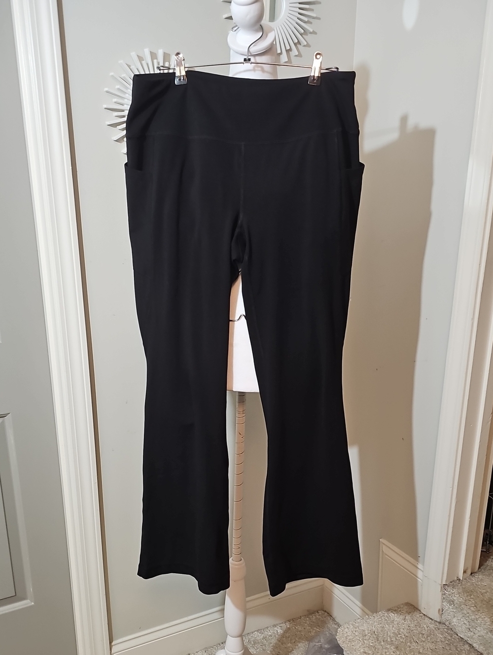 Black Boot-Cut Yoga Pants with Side Pockets